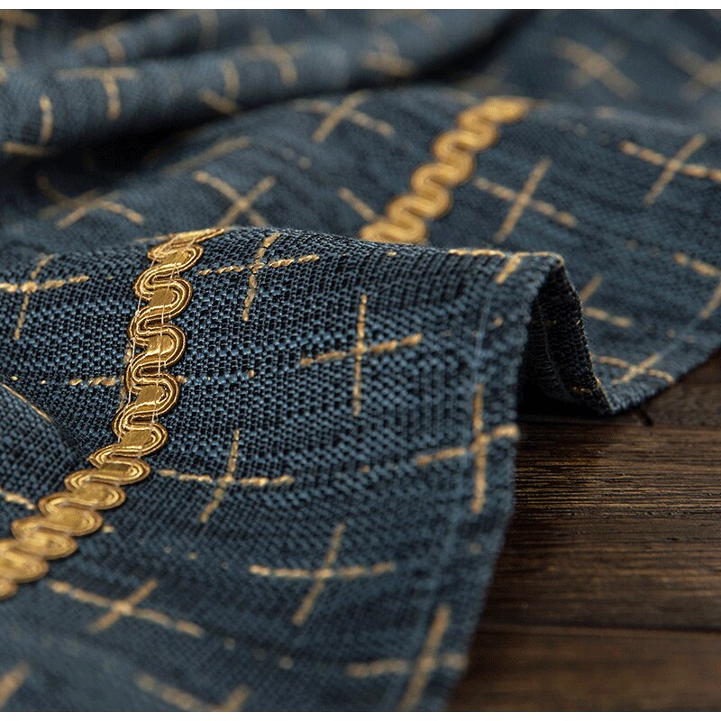 Nappe ronde à étoiles dorées et croix