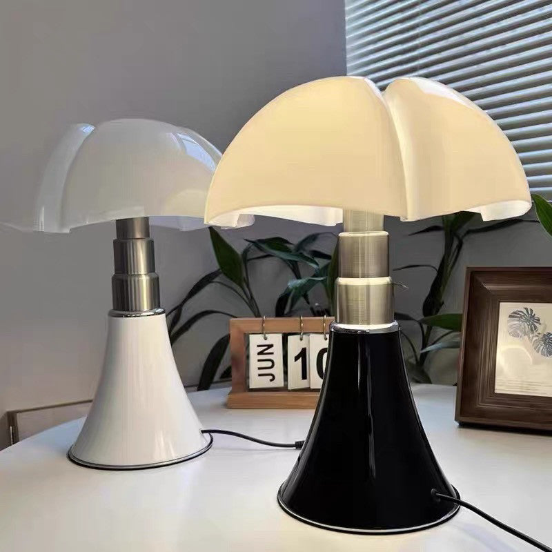 Retro Bat Wing Petal Table Lamp