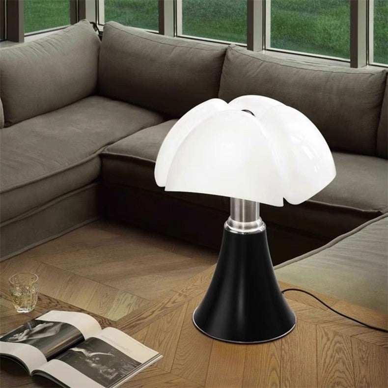 Retro Bat Wing Petal Table Lamp