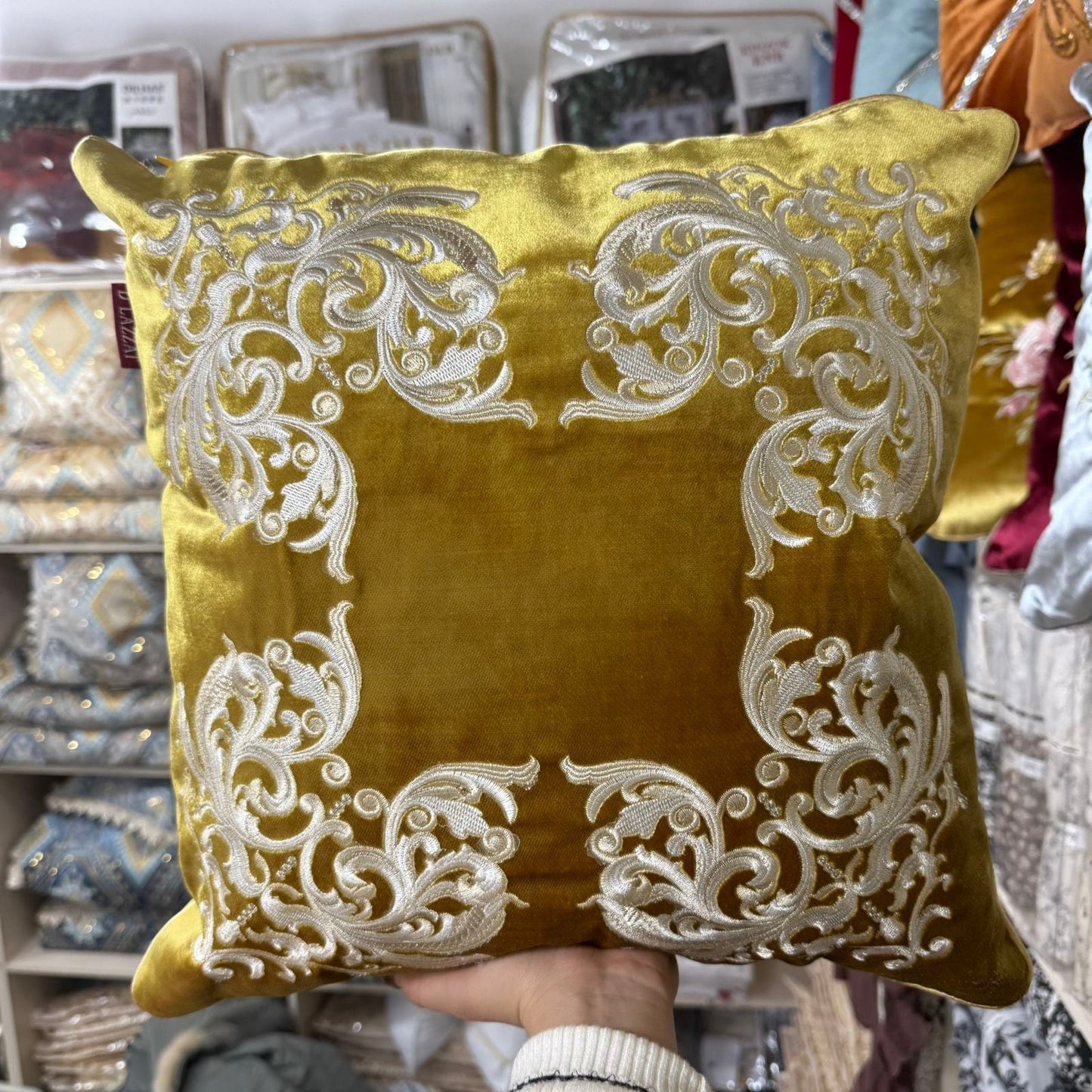 Baroque Embroidered Velvet Pillow Case