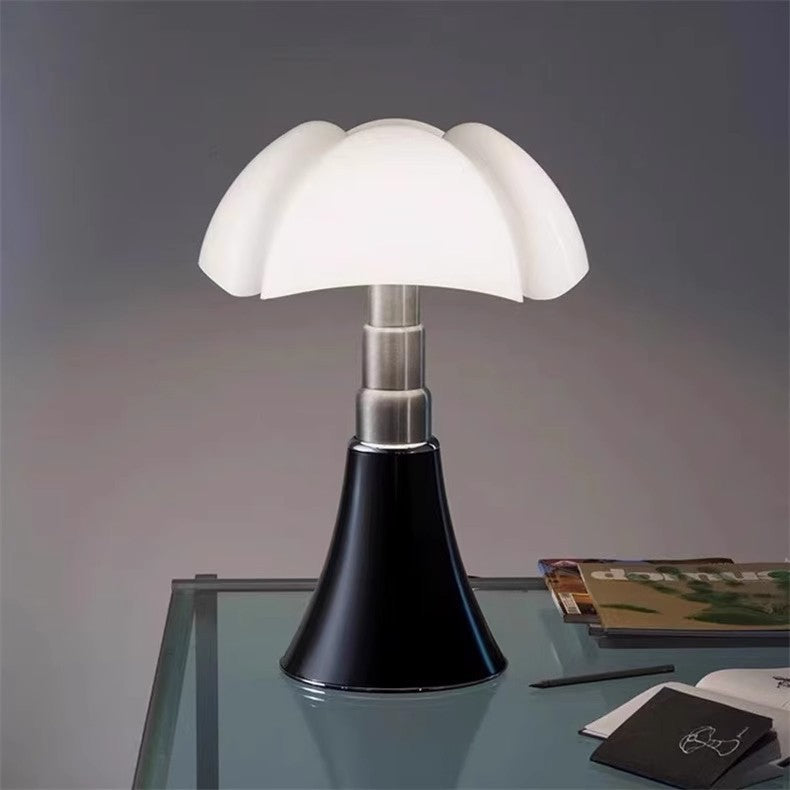 Retro Bat Wing Petal Table Lamp