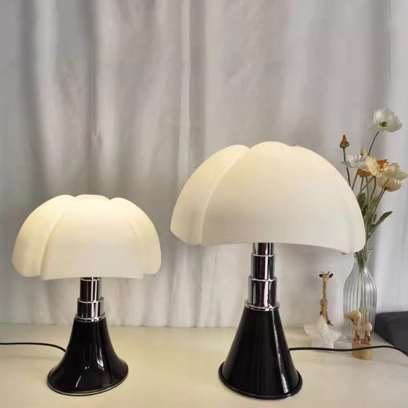 Retro Bat Wing Petal Table Lamp