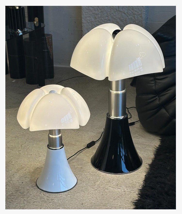 Retro Bat Wing Petal Table Lamp
