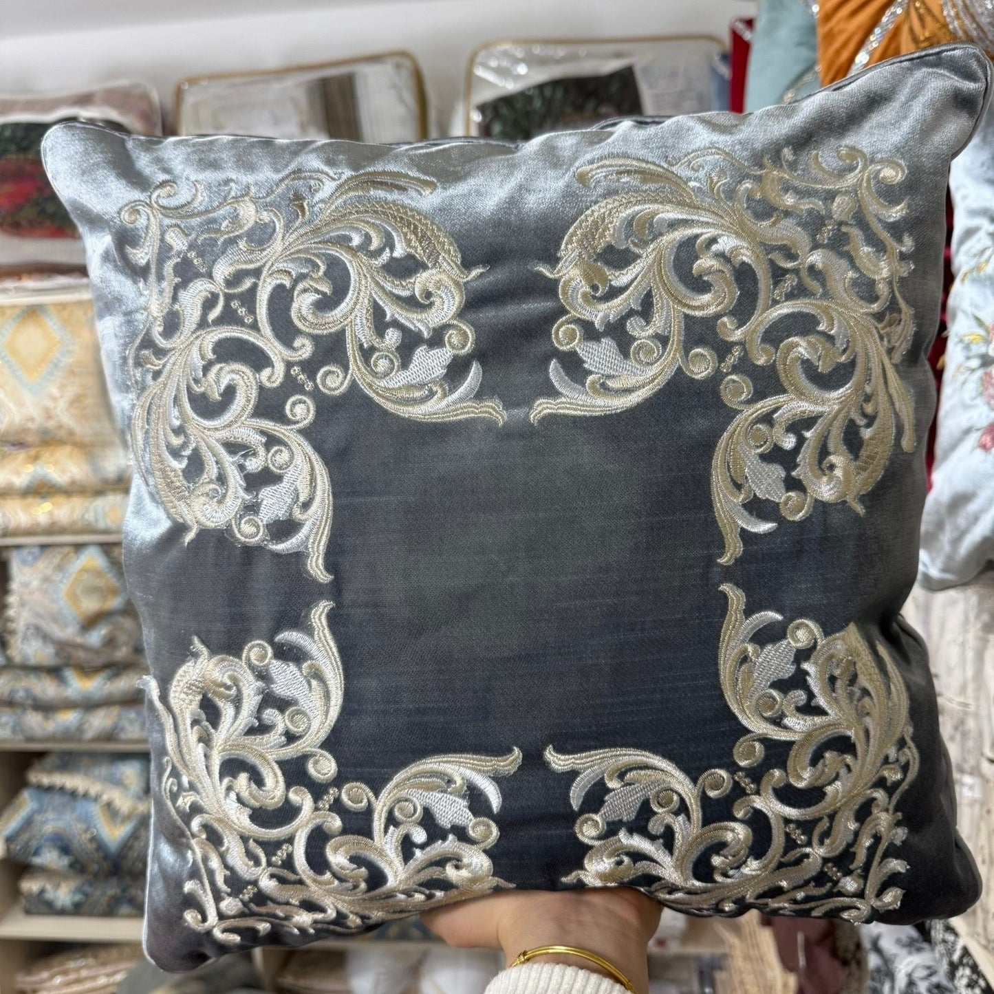 Baroque Embroidered Velvet Pillow Case
