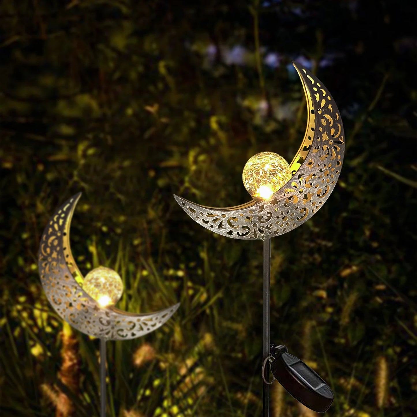 Crescent Moon Solar Garden Light