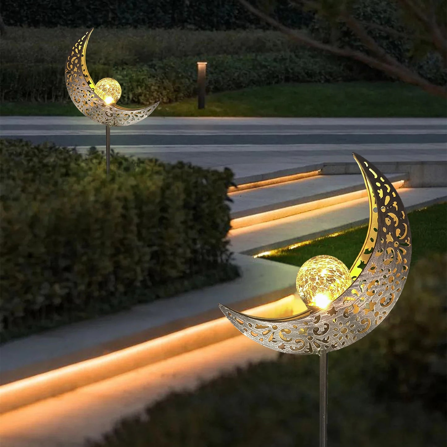 Crescent Moon Solar Garden Light