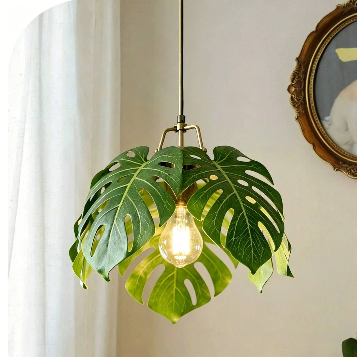 Palmera Monstera Leaf Resin Pendant Light