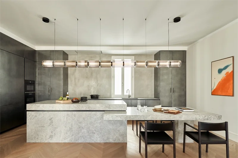 Mallory Column Glass Vertical Pendant Light