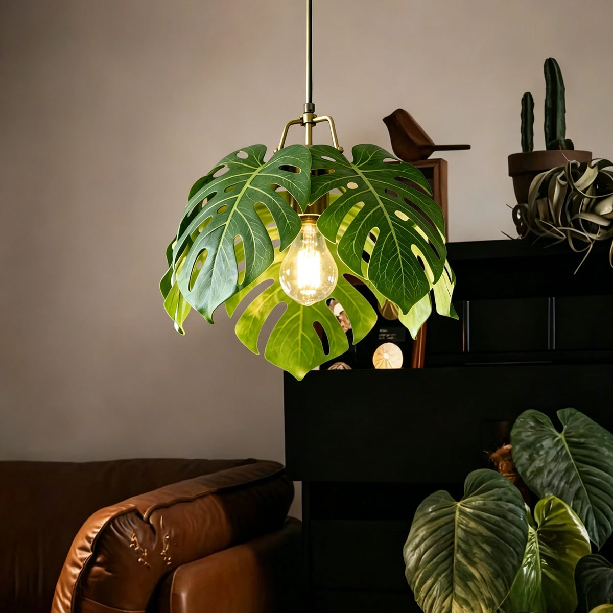 Palmera Monstera Leaf Resin Pendant Light