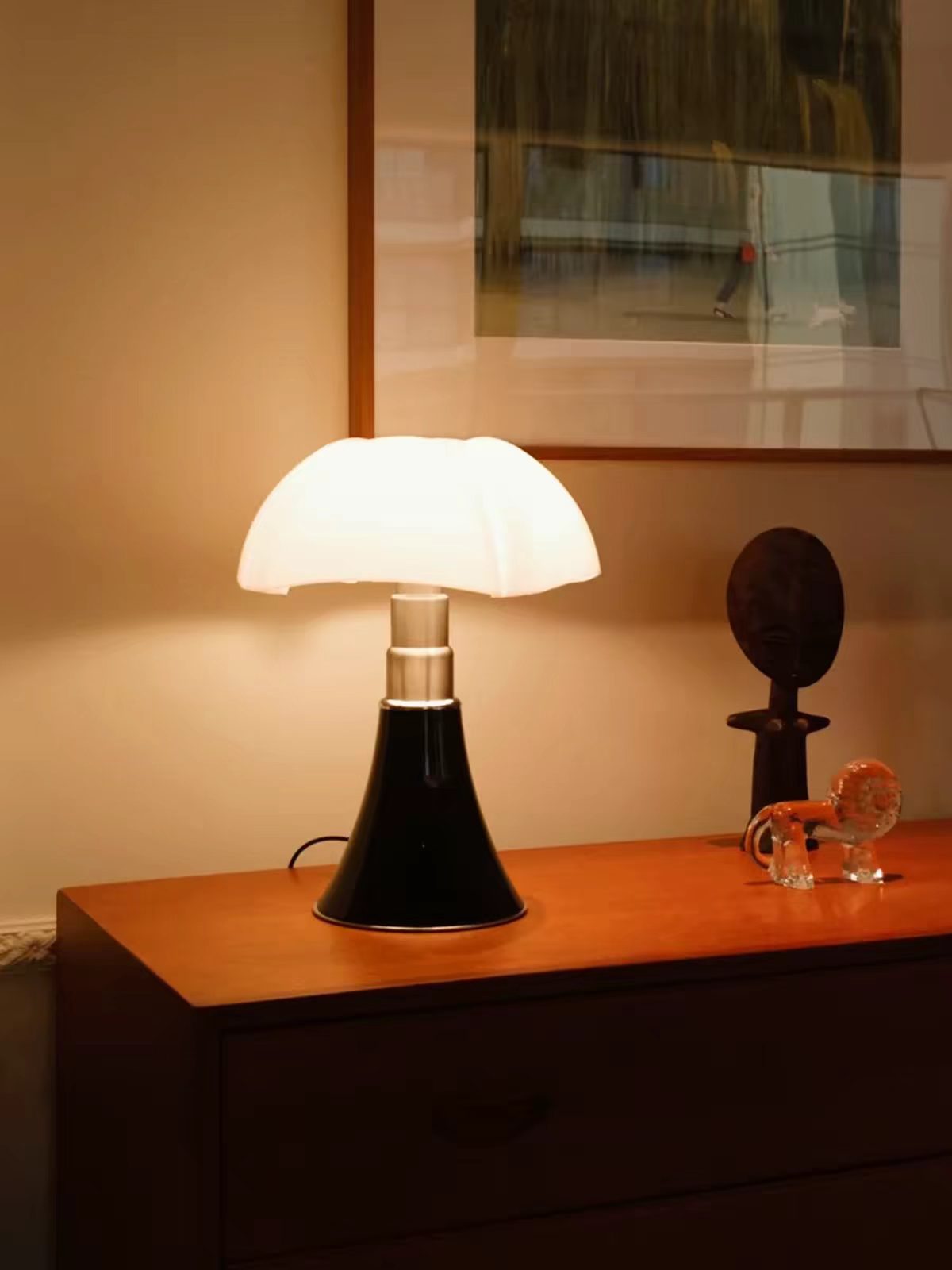 Retro Bat Wing Petal Table Lamp