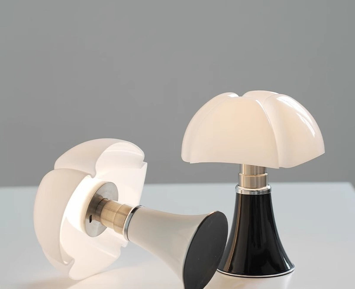 Retro Bat Wing Petal Table Lamp